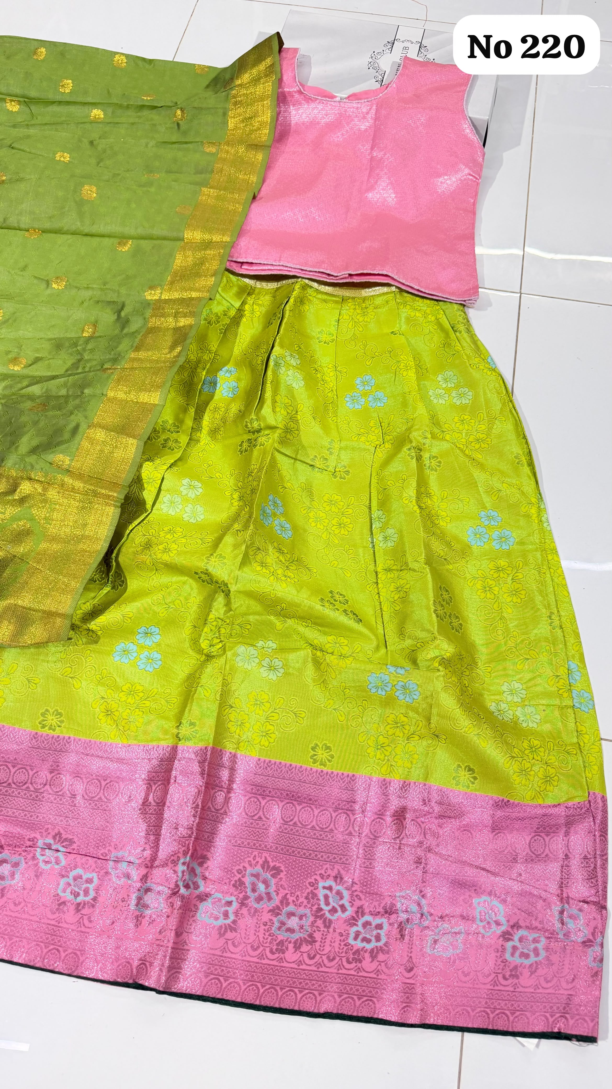Lehenga Choli 🥰220 (Size 34)