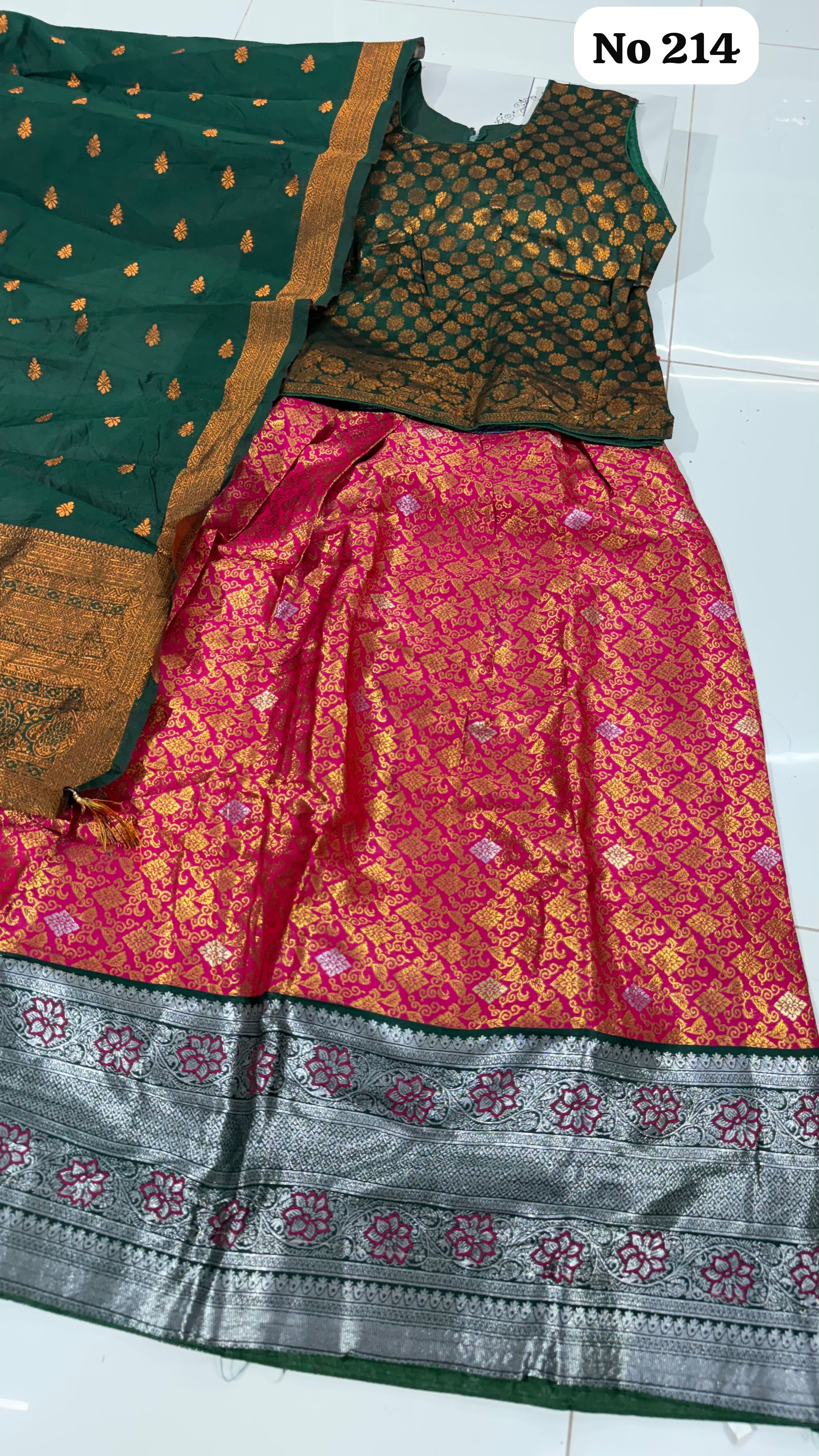 Lehenga Choli 🥰214 (Size 40)