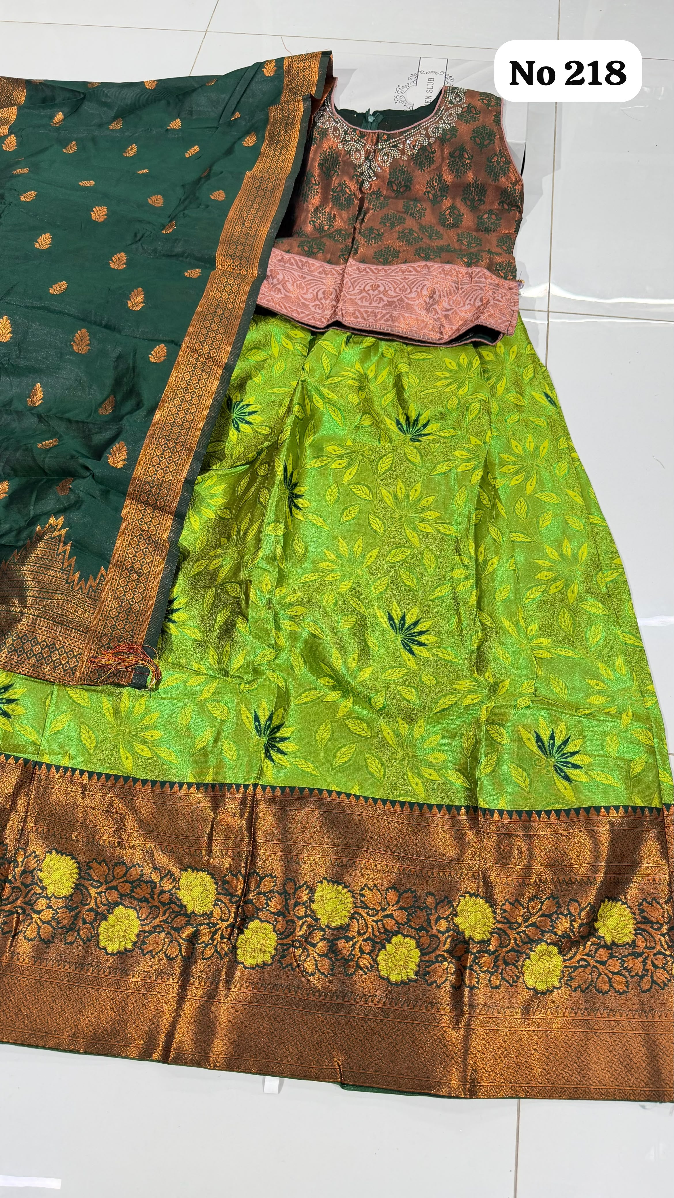 Lehenga Choli 🥰 218 (Size 40)