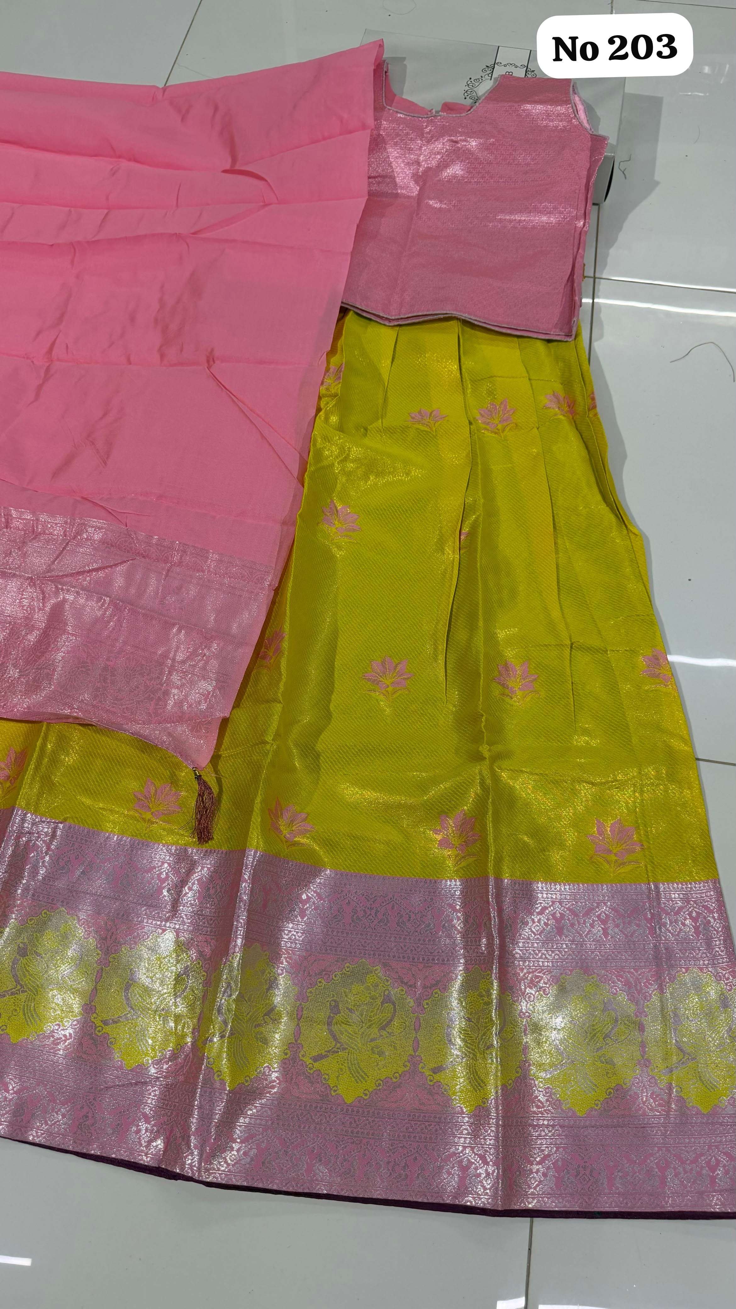Lehenga Choli 🥰203 (Size 34)