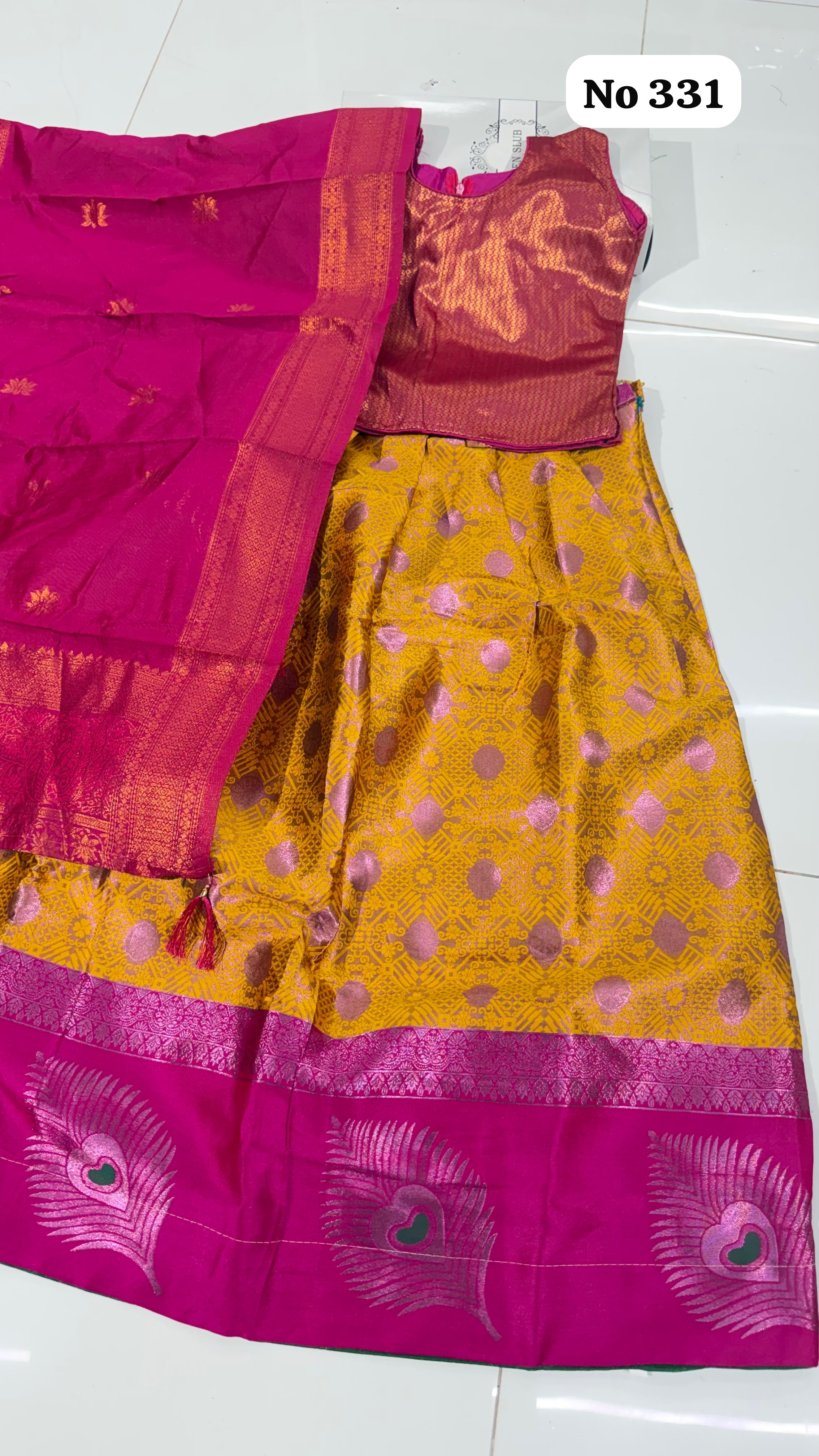 Lehenga Choli 🥰331 (Size 34)