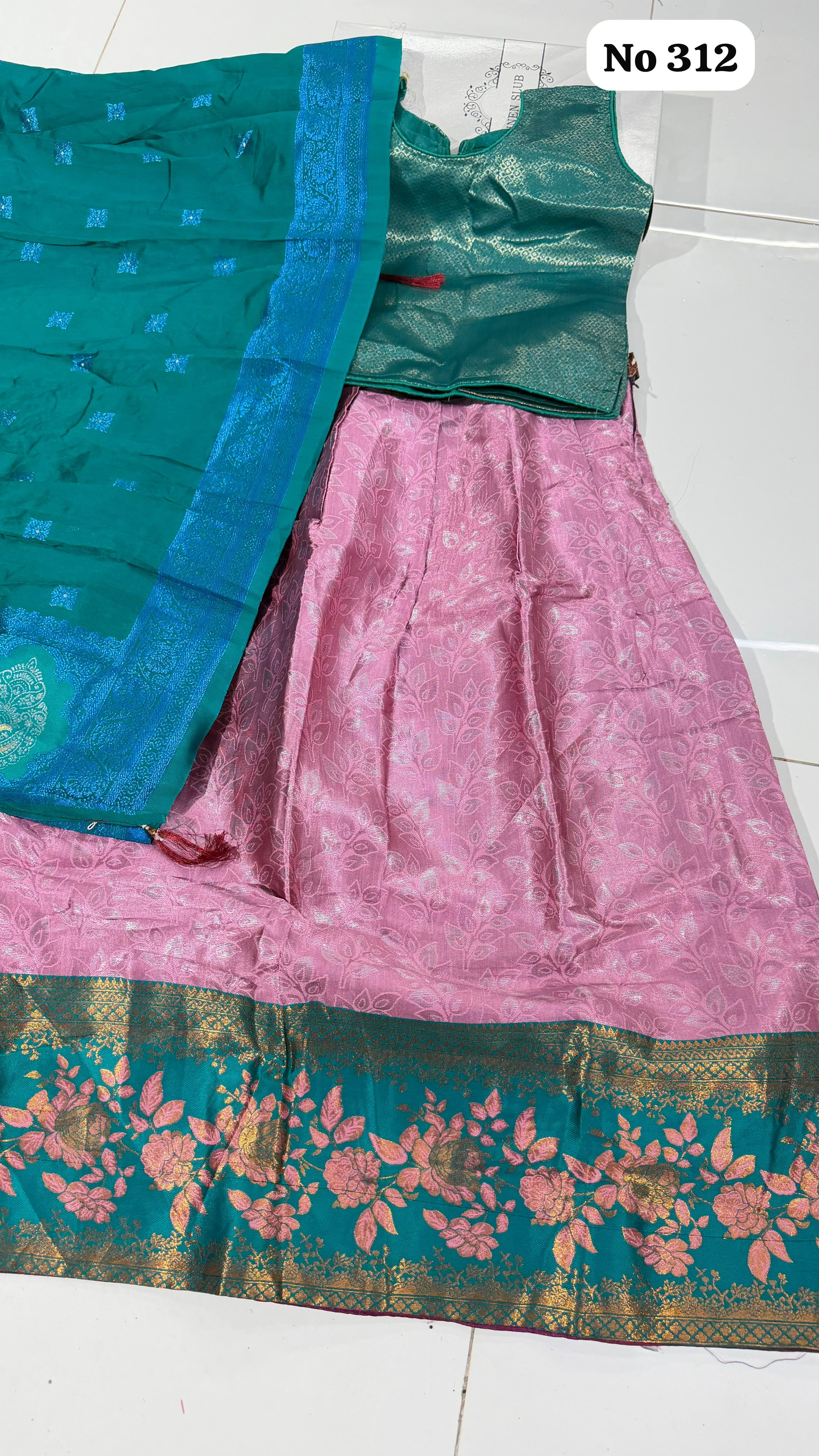 Lehenga Choli 🥰312 (Size 32)