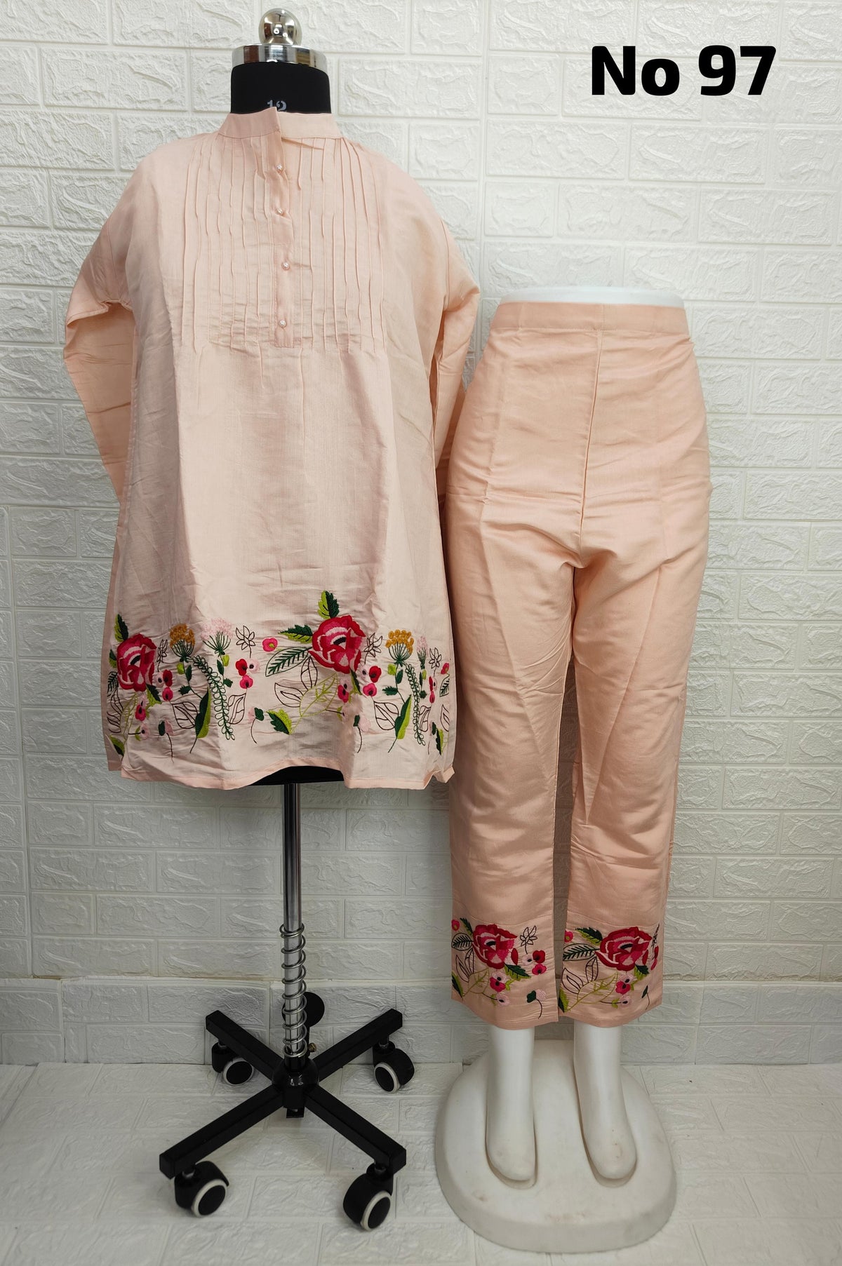 CO-ORD SET with embroidery (Light peach)