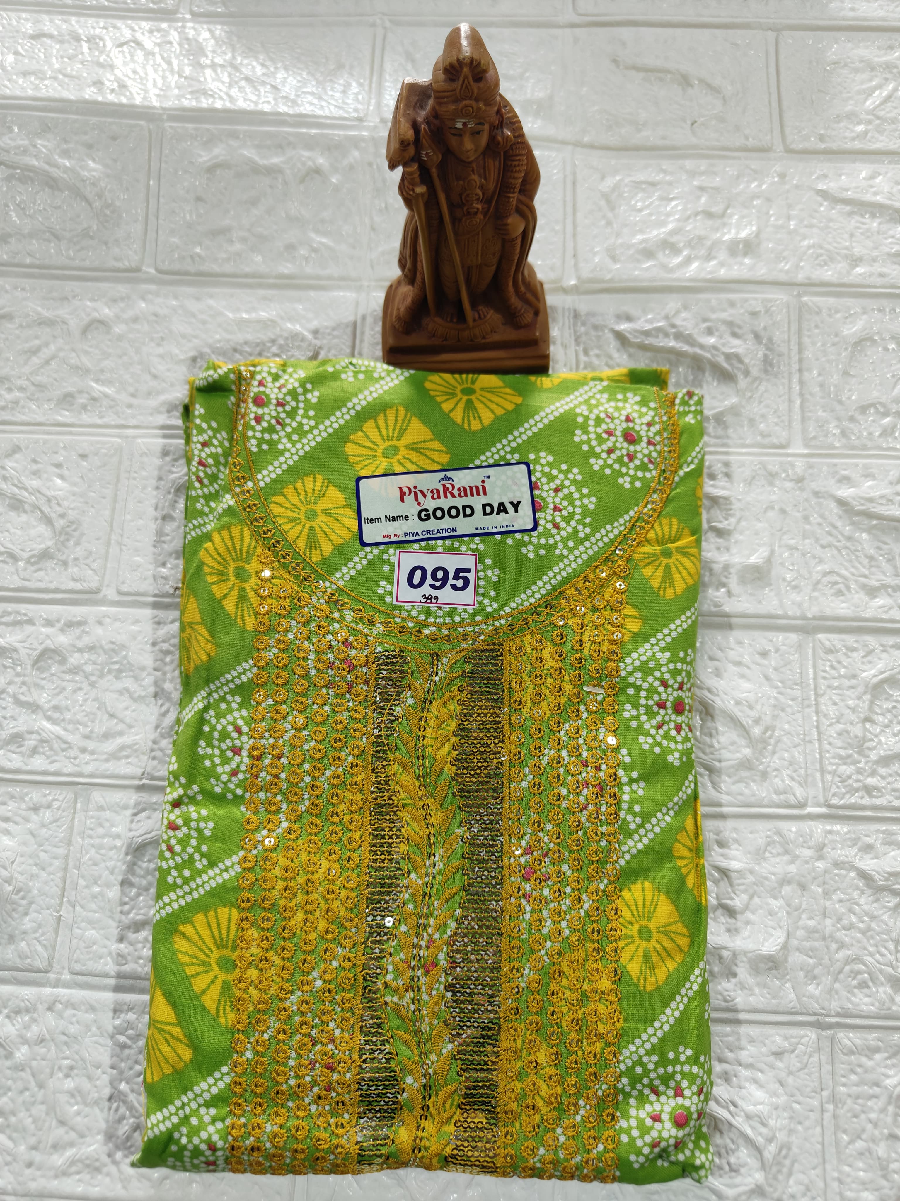 Unstitched Material (No 95)