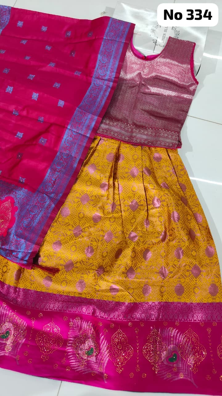 Lehenga Choli (No 334)(Size 32)